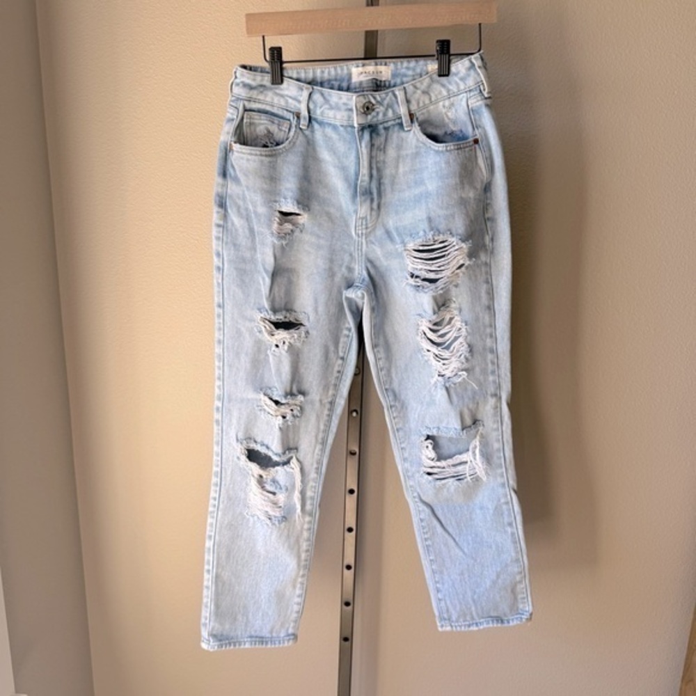 Pacsun light wash distressed/ destroyed mom jeans size 28
